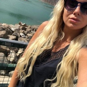                     Lenaa                