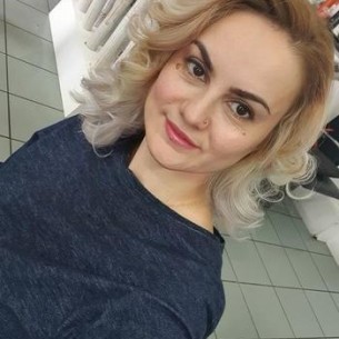                     Carla                