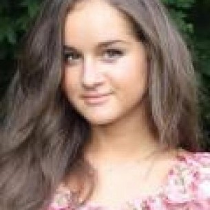                     Julia                